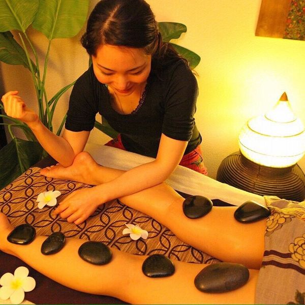 ホットストーンが受けられる大阪のマッサージ店　淀屋橋アロマサロン晴れ古都