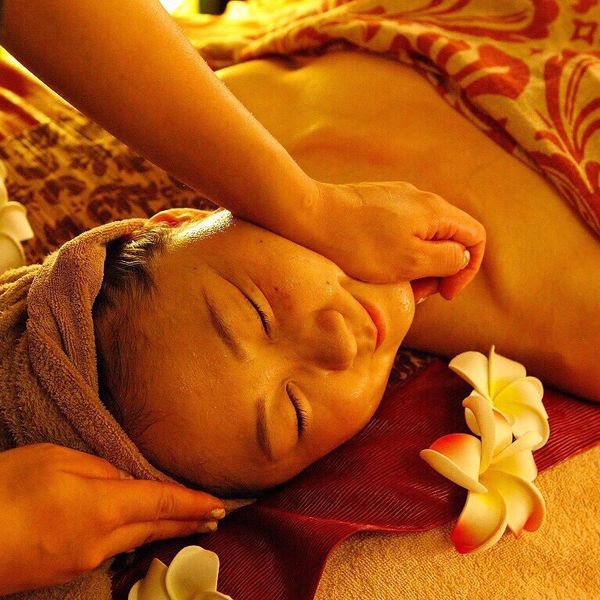 小顔・リフトアップ　北浜アロマサロン晴れ古都